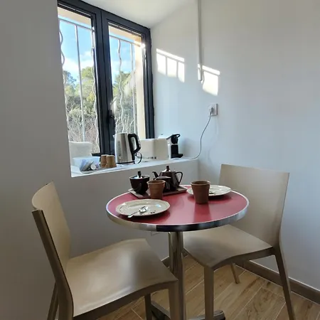Situe Dans Saint-raphael فندق مبيت وإفطار 4*