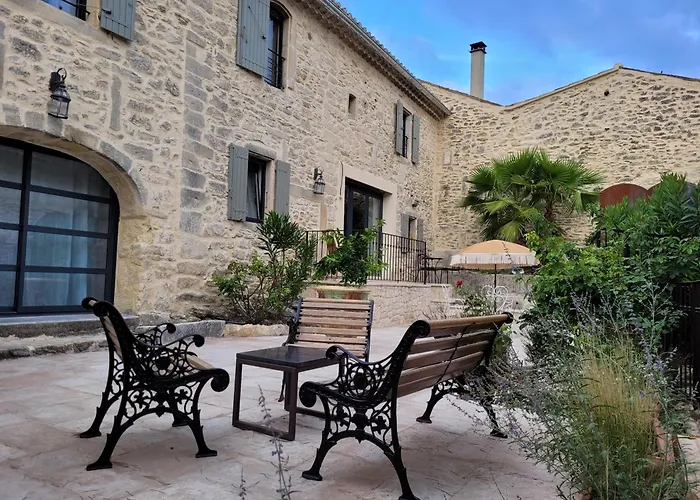 Situé Dans Saint-raphaël Couette-café Solérieux